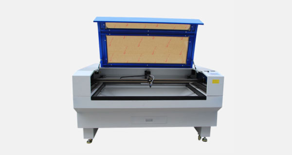 滌綸滾筒刷絨布激光切割工藝，細(xì)節(jié)處凸顯品質(zhì)