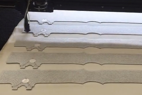 汽車加熱坐墊座椅激光切割機(jī)，讓你告別“冷板凳”