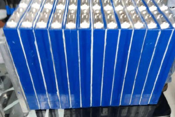 激光清洗動力電池表面藍膜，助力電池行業(yè)高速發(fā)展