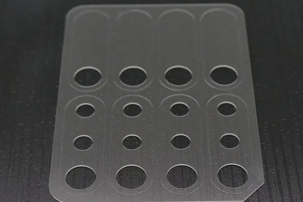 全自動石英玻璃切割打孔設(shè)備——玻璃激光切割機