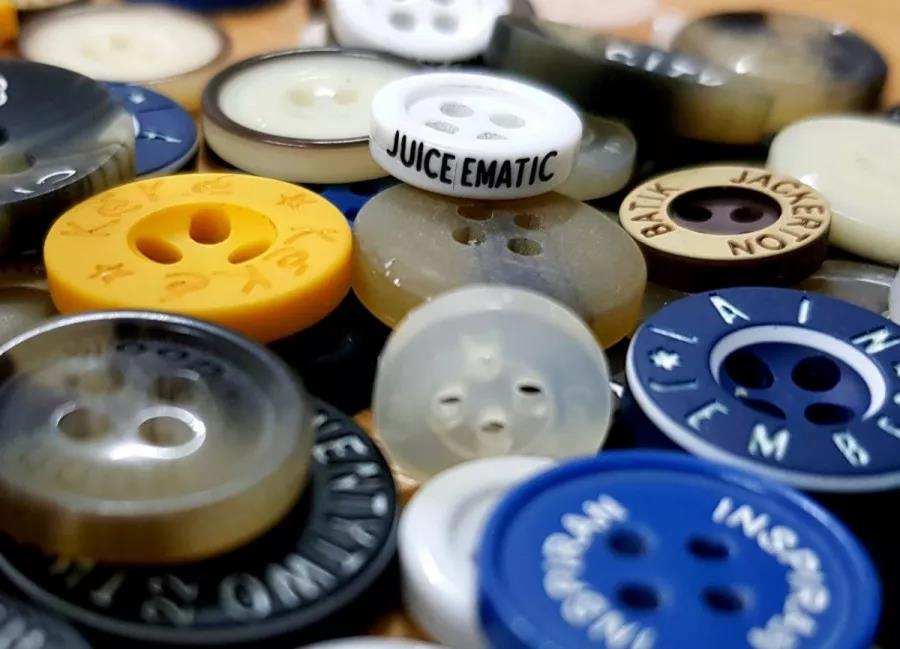 激光雕刻紐扣，給服裝錦上添花