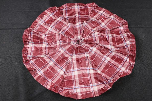 雨傘布尼龍布激光切割裁剪，晴天雨天都有激光的陪伴