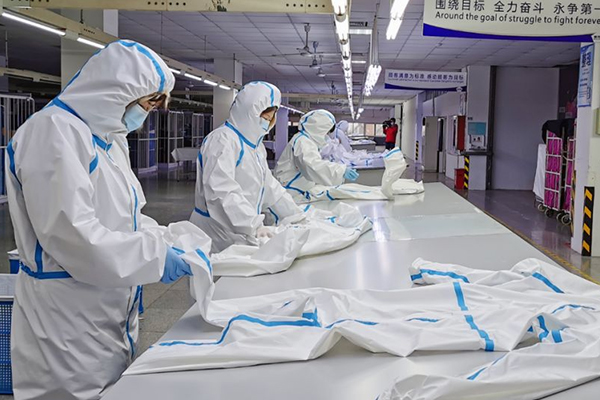 醫(yī)用防護(hù)服激光切割裁剪設(shè)備，助力疫情防控