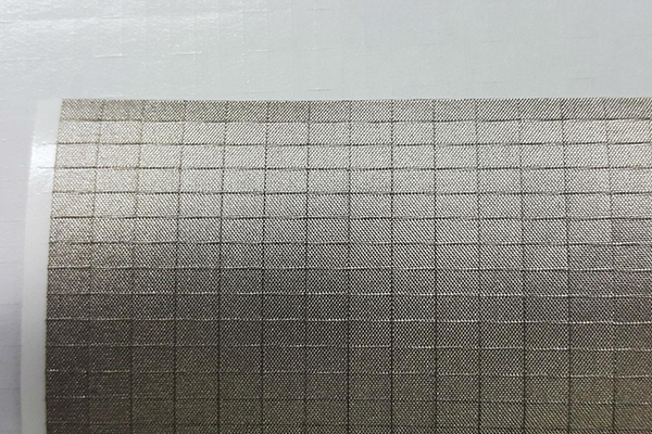 導(dǎo)電纖維布切割設(shè)備—導(dǎo)電布激光切割機(jī)