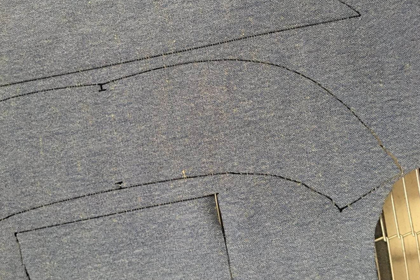 電腦激光裁床專業(yè)生產廠家—蘇州創(chuàng)軒激光科技